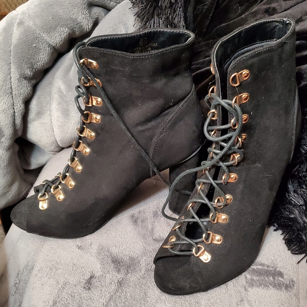 Dollskill open toe booties